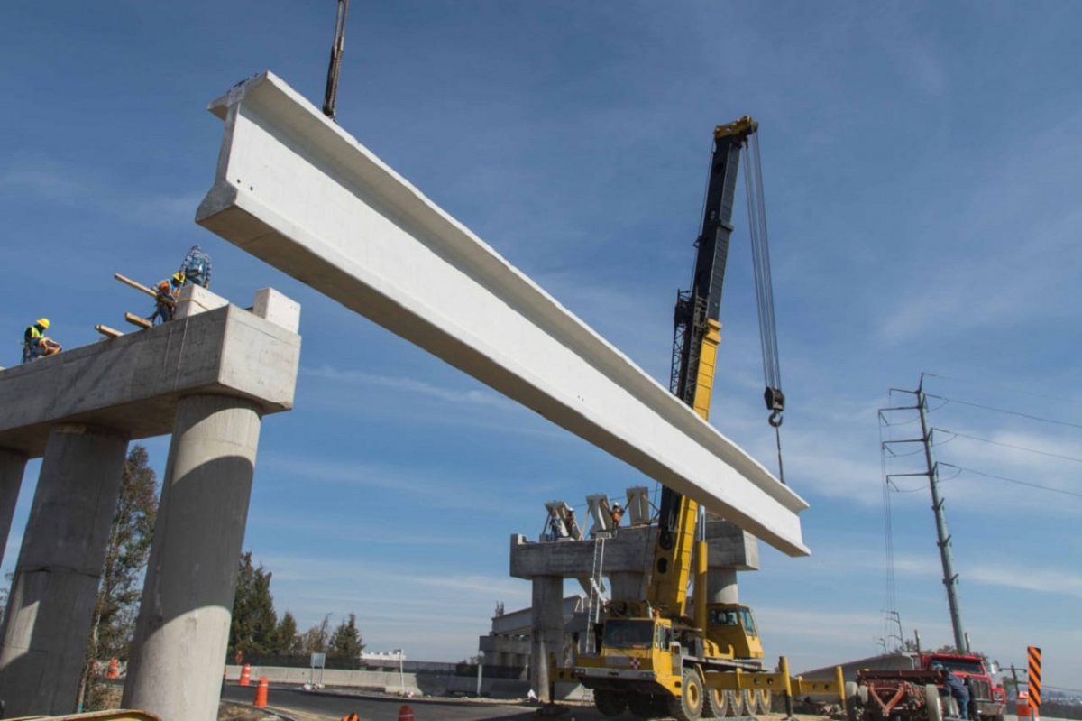 Foto: Cortesía Continúa SECODUVI con colocación de trabes en el nuevo distribuidor carretero Xicohténcatl