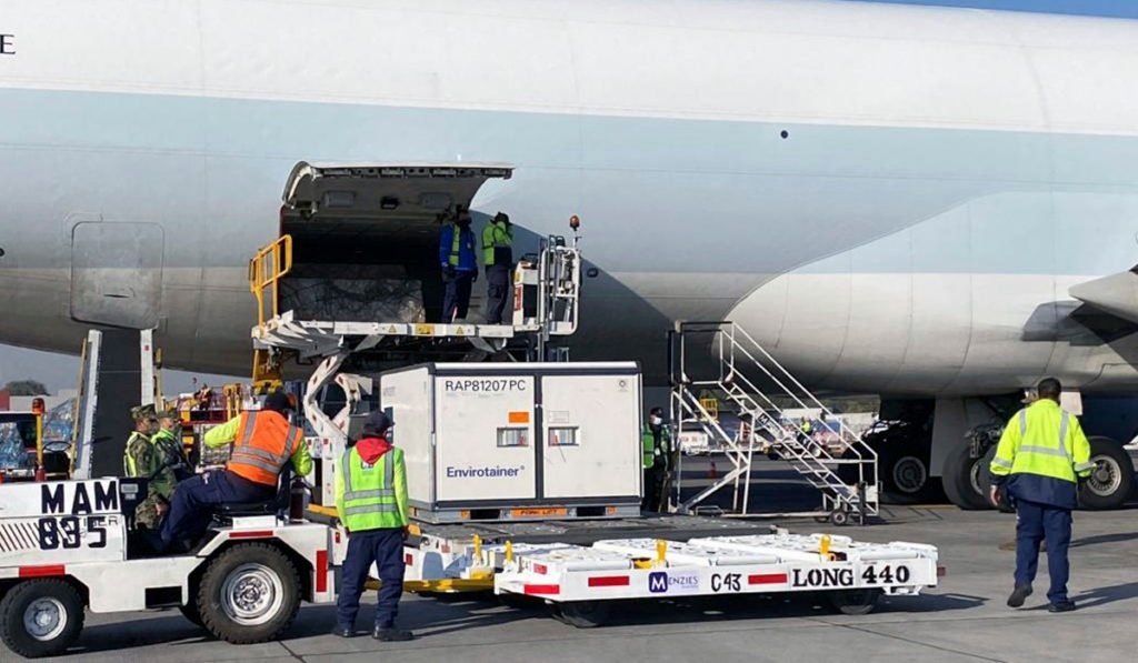 México recibe el cargamento más grande de vacunas contra COVID-19: un millón de dosis de Sinovac