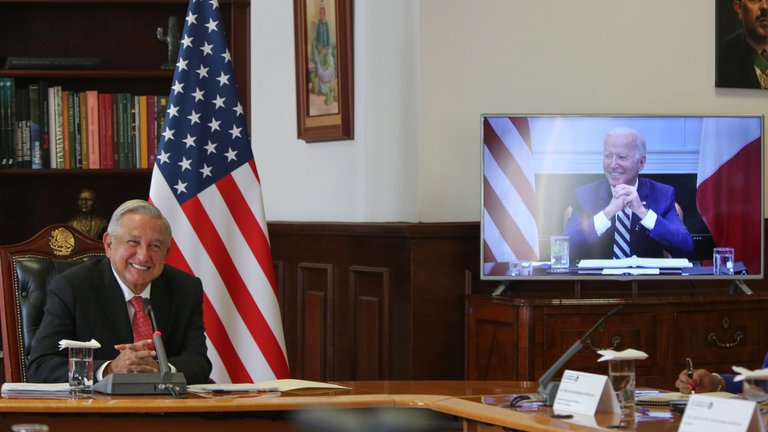Foto: Cortesía Joe Biden podría dar el “salvavidas que tanto le urge” a López Obrador en el plan de vacunación