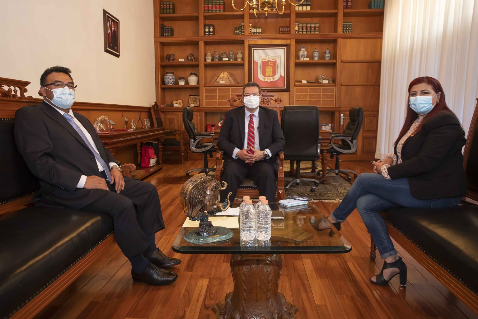 Foto: Cortesía Marco Mena ratifica trabajo institucional con el Congreso del Estado