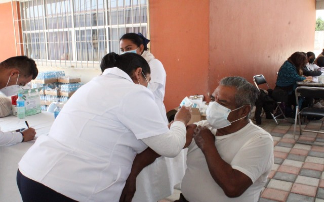 Foto: Cortesía Se han registrado casos de Covid-19 entre personas vacunadas en Puebla, revela Secretaría de Salud