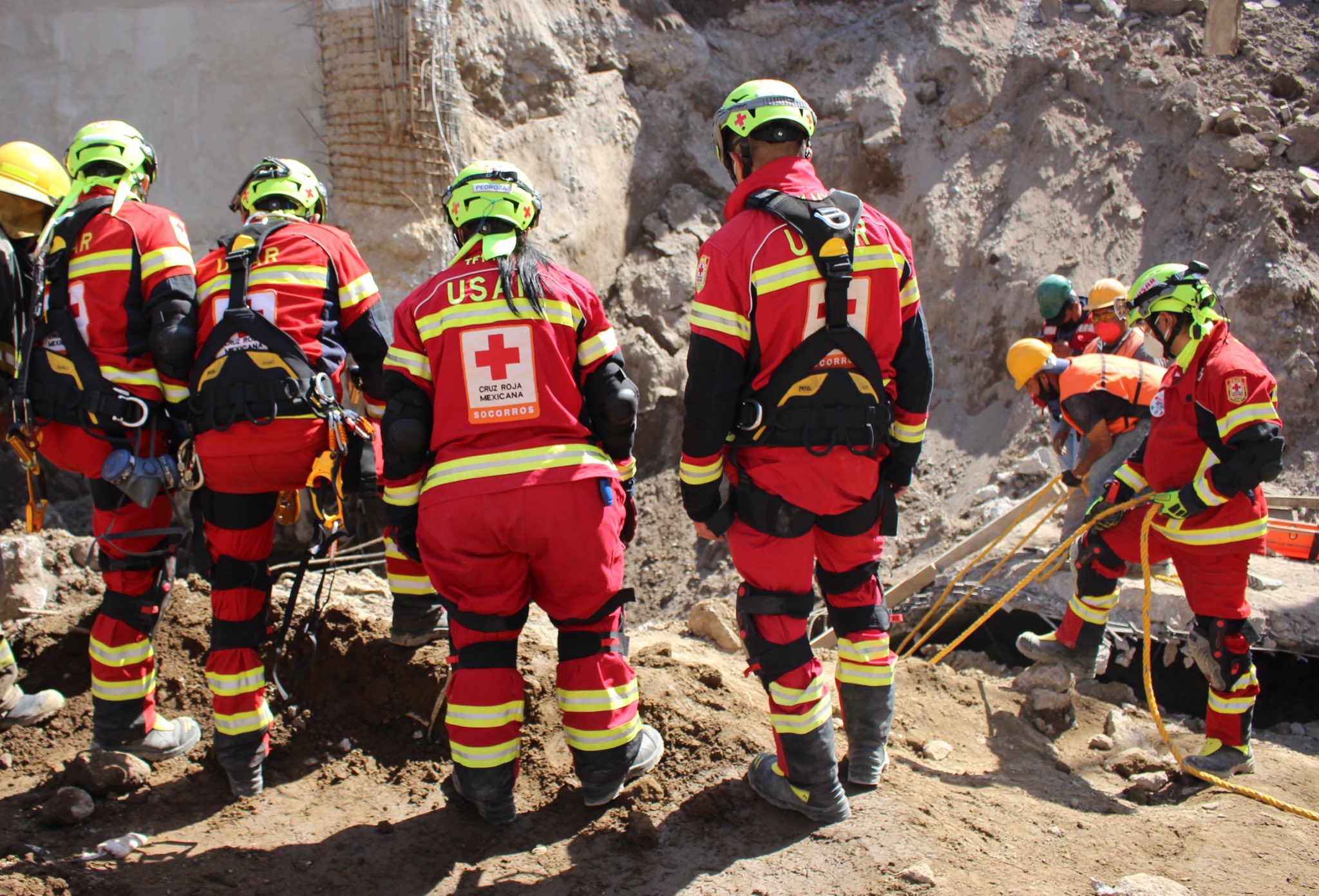 Foto: Cortesía Rescatan al segundo cuerpo de los tres sepultados tras colapso de obra en San Martín Texmelucan, Puebla