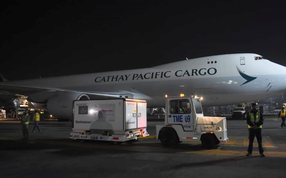 Llegan a México 65 mil dosis de la vacuna CanSino