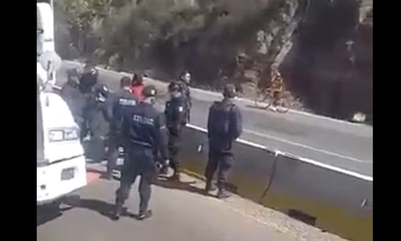 Foto: Cortesía Graban a policías agrediendo a una familia con un aparente uso excesivo de la fuerza