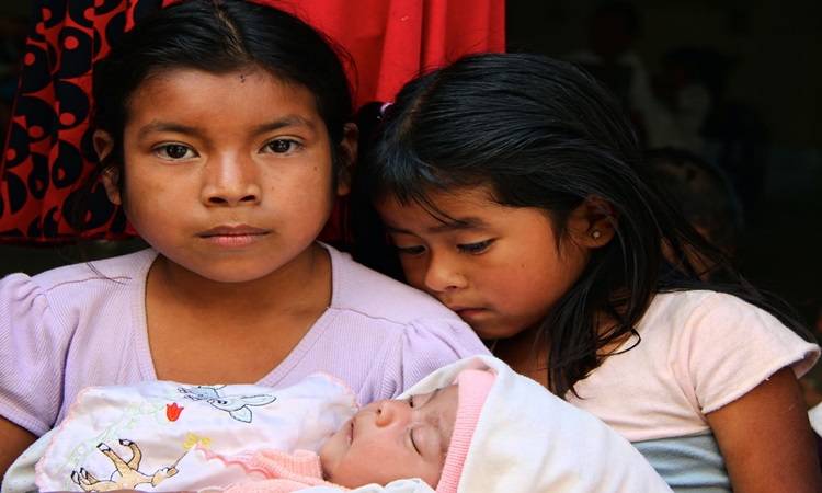 Por: Cortesía México registró 10 mil partos en niñas de 14 años en 2019: Salud