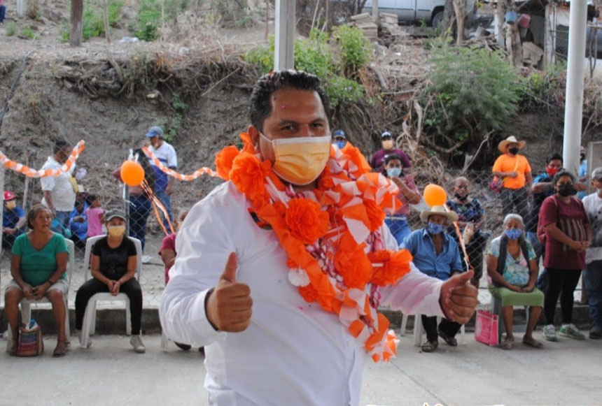 Por: Cortesía Hombres armados disparan al aire durante mitin de candidato por la alcaldía de Cocula