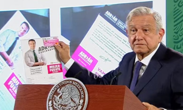 Por: Cortesía “Es una ofensa y una humillación”: AMLO muestra tarjeta de Adrián de la Garza para “comprar votos”