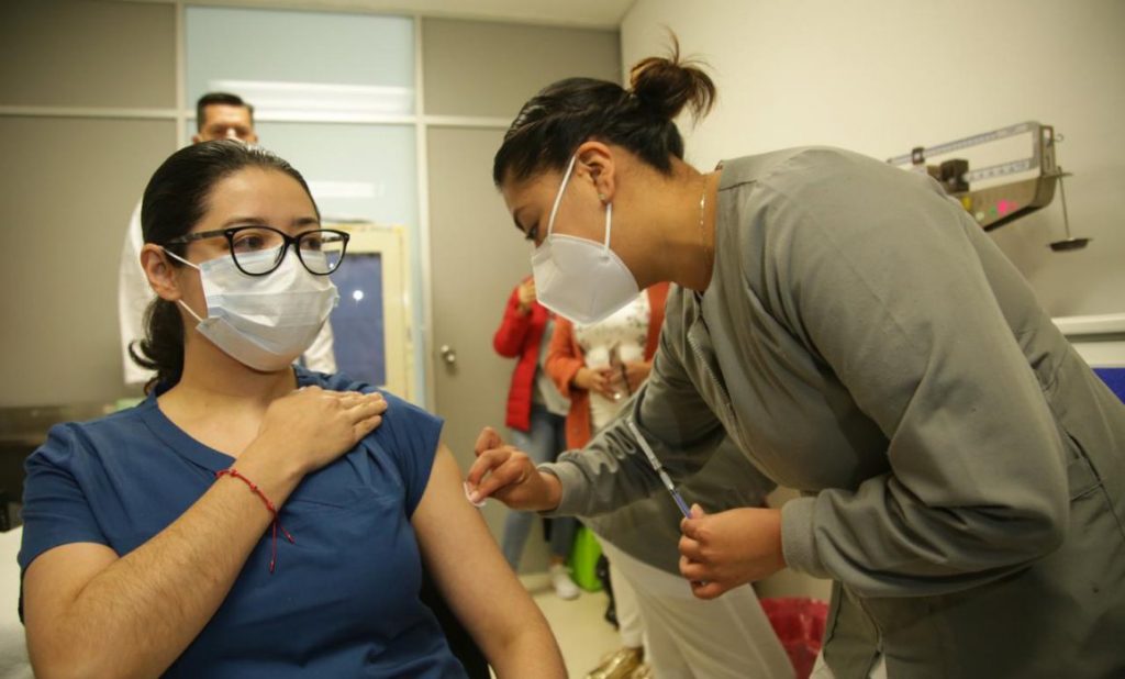 Por: Cortesía Profesores serán vacunados la próxima semana