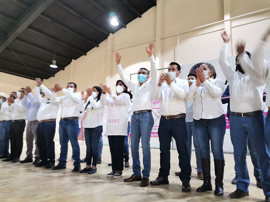 Por: Cortesía Recibe Delfino Suárez apoyo de Anabell Ávalos para contender por el Distrito I