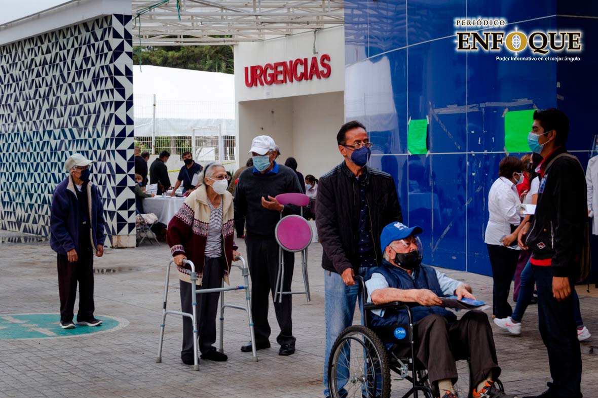 Por: Alex Muñoz Contemplan vacunar contra el Covid-19 a más de 200 mil mayores de 50 años de Puebla capital