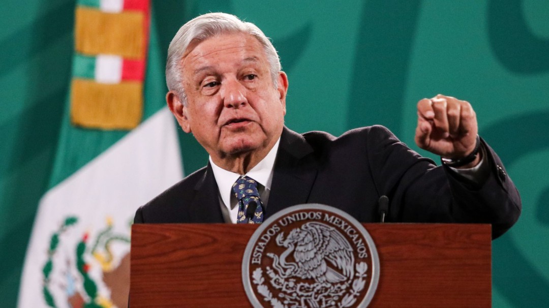 Por: Cortesía EU entregó a México expediente sobre los 43 normalistas de Ayotzinapa, revela AMLO