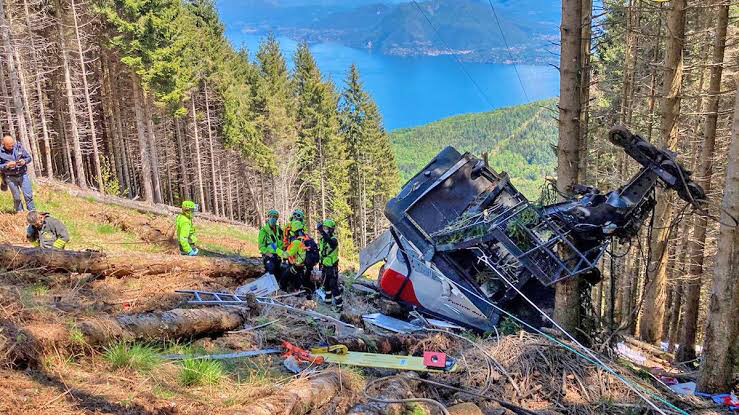Italia investiga causa del desplome de un teleférico que dejó 14 muertos