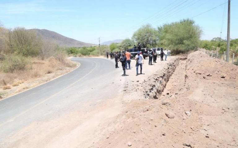 Por: Cortesía Acto de campaña en Aguililla acaba en huida