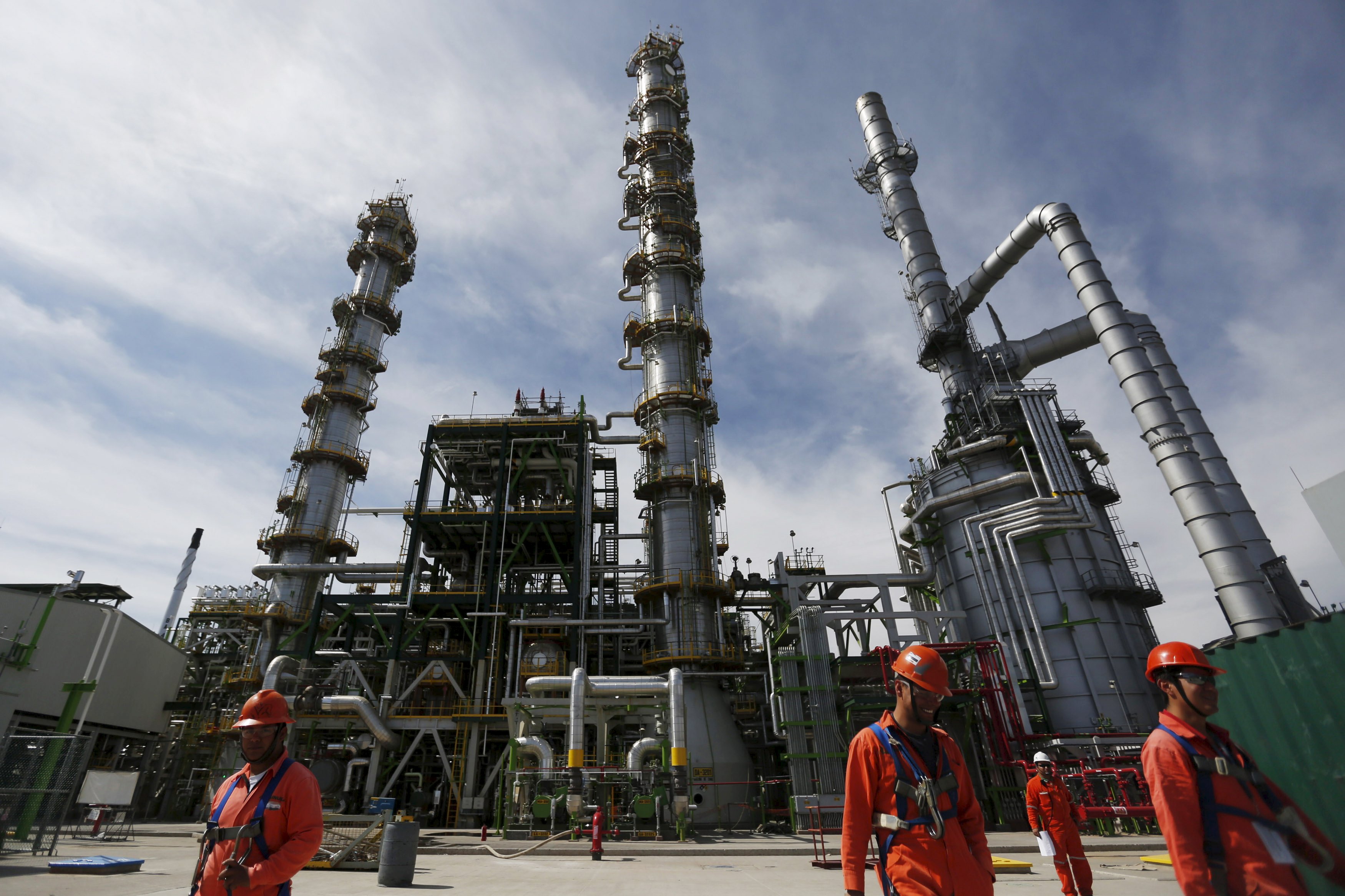 Petróleo sube en medio de negociaciones con Irán