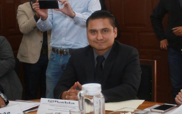 Por: Cortesía Pide Miguel Barbosa que partidos políticos denuncien a candidato de Morena por lucrar con vacuna contra el Covid