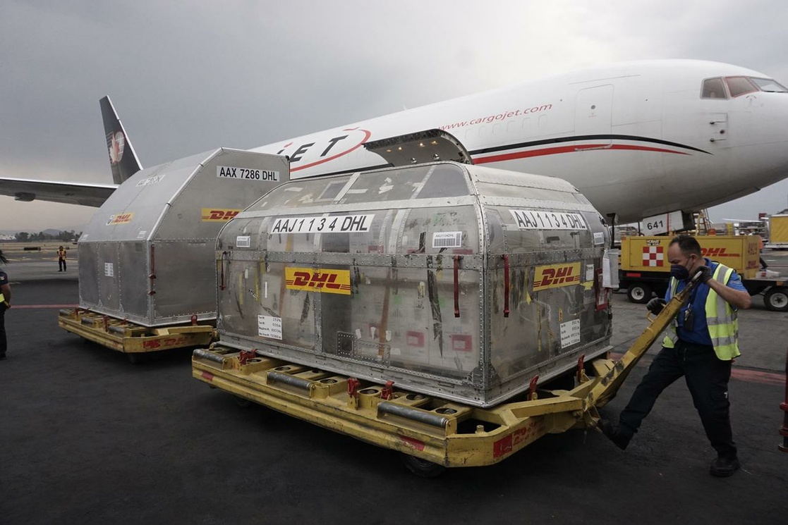 Por: Cortesía Llega nuevo lote con 585 mil vacunas contra coronavirus de Pfizer al AICM