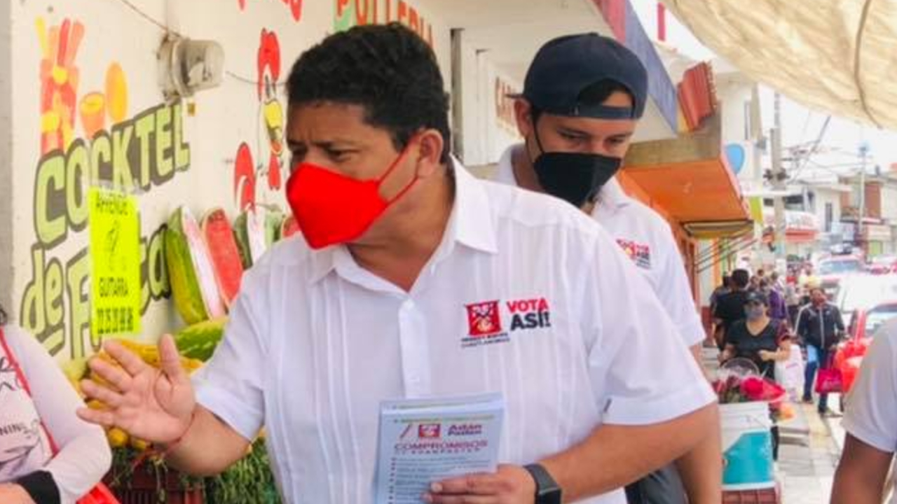 Por: Cortesía Adán Pasten, buscaría implementar en Cuautlancingo una "casa" para alojar a adultos mayores