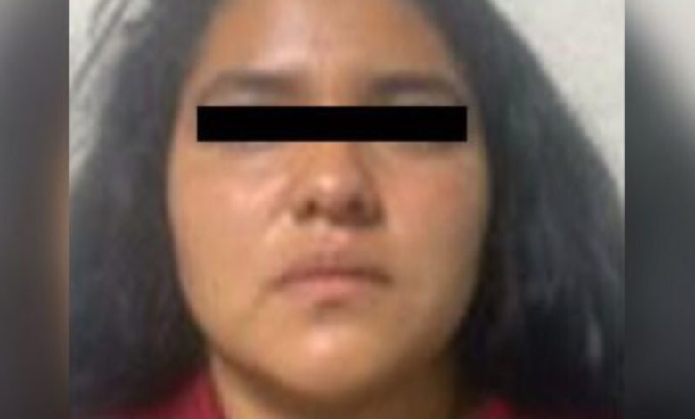 Por: Cortesía Mujer es detenida mientras cargaba el cadáver de un hombre dentro de un costal
