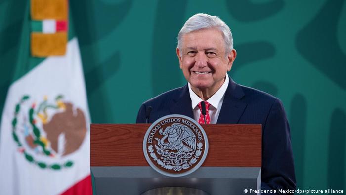 Por: Cortesía Critica a farmacéuticas por querer vender más dosis anticovid: AMLO