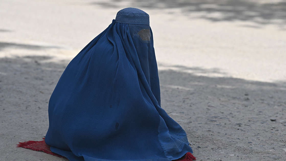 Por: Cortesía Talibanes matan a mujer por no usar la burka