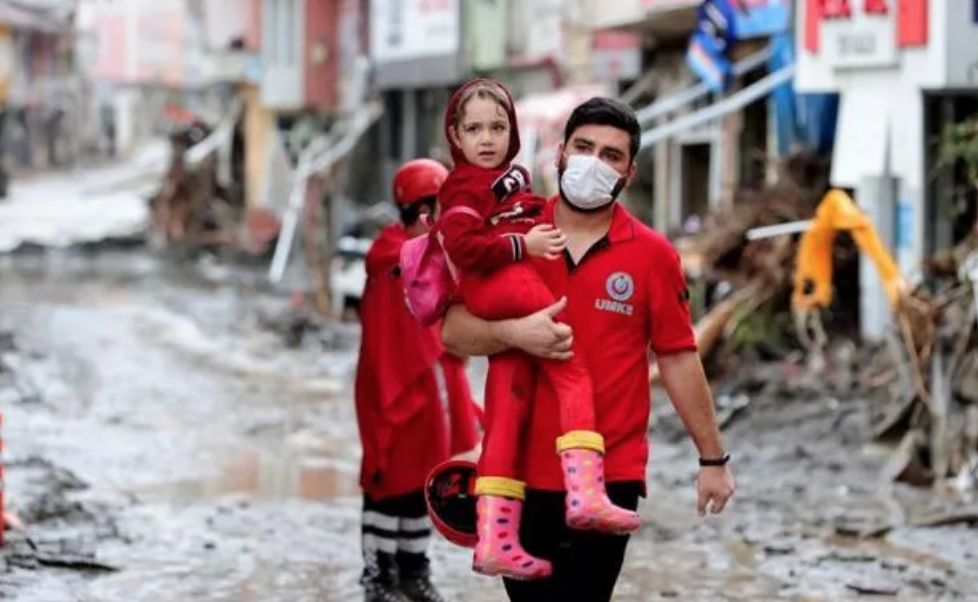 Por: Cortesía Inundaciones en Turquía dejan al menos 38 muertos
