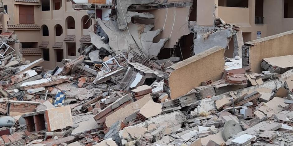 Un edificio de tres plantas se desploma en España