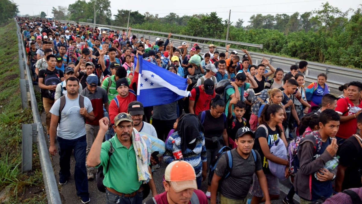 Por: Cortesía Detienen el paso a caravana migrante en México