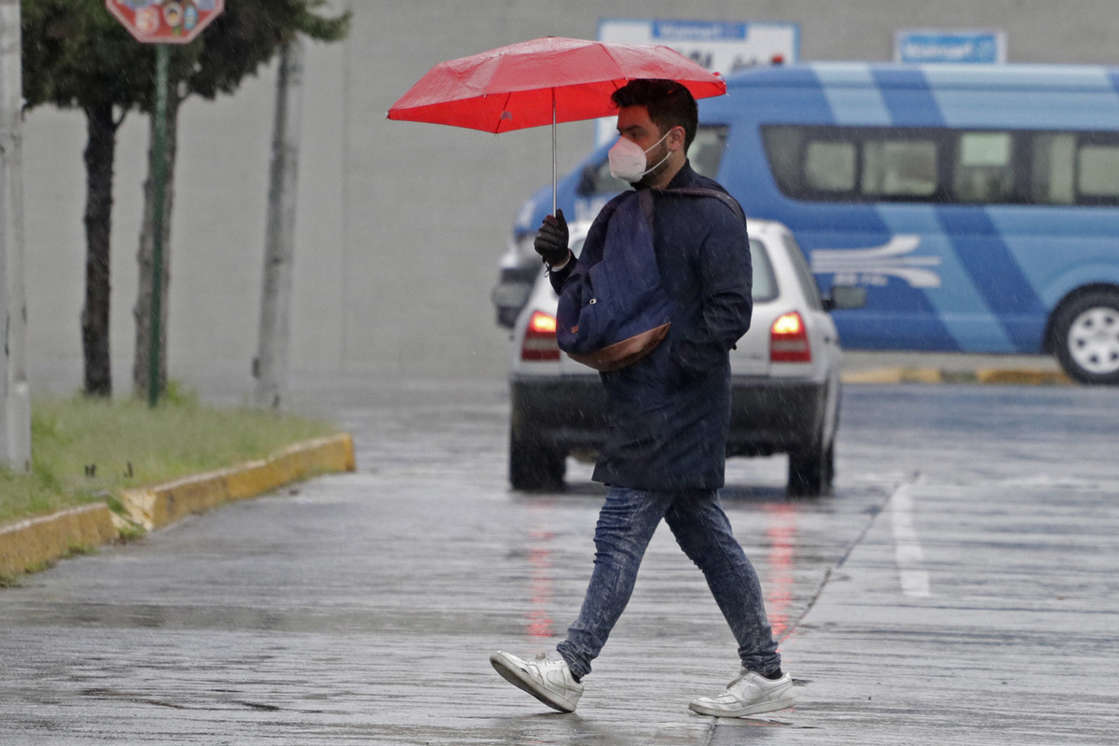 Por: Cortesía Techos caídos y fallo de electricidad deja Grace tras paso  por Puebla