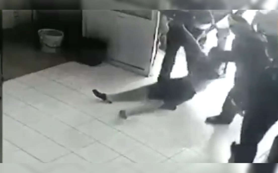 Por: Cortesía Videos de la detención del joven asesinado en Mérida contradicen el caso