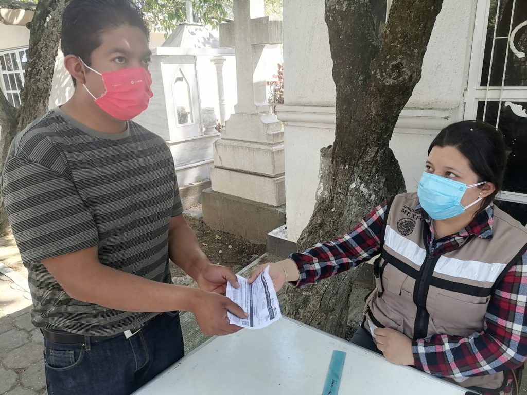 Llega la vacuna contra Covid 19 a panteones, presidencias y plazas públicas