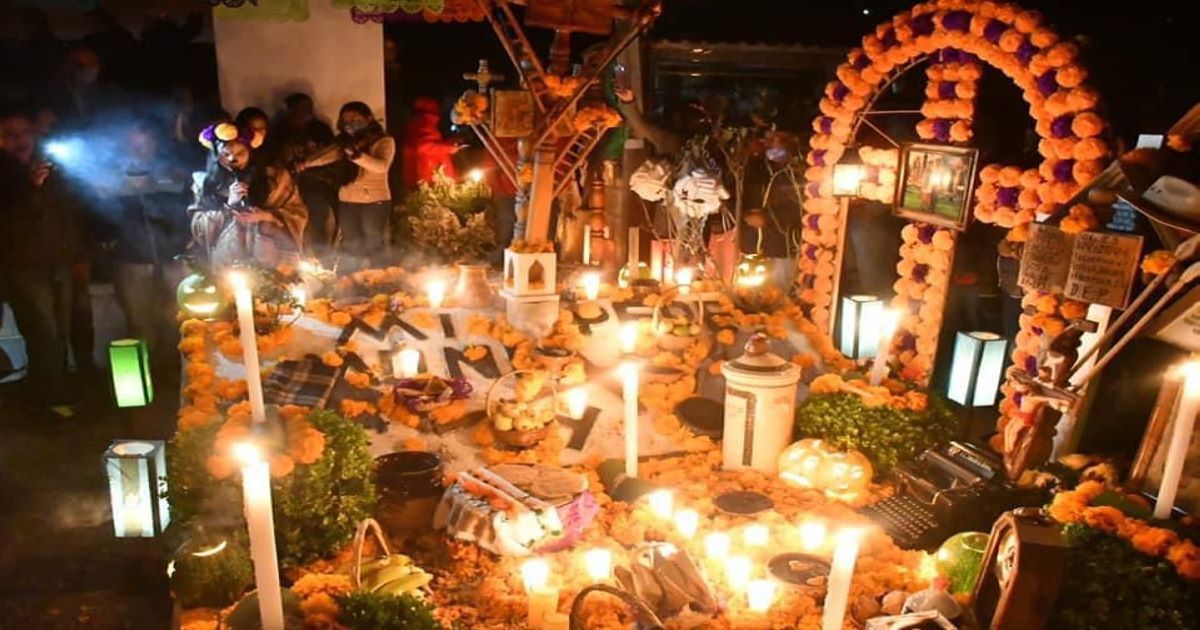 Por: Cortesía En Tlaxco se celebra el primer concurso de tumbas en el panteón municipal