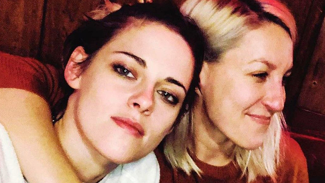 Por: Cortesía Kristen Stewart se compromete con su novia Dylan Meyer