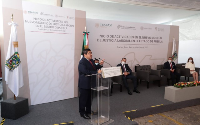Por: Cortesía Anuncia Barbosa que en Puebla se buscará regular los honorarios de abogados