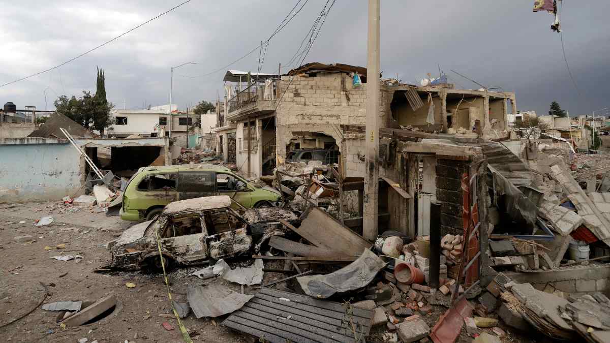 Aumenta el número de hospitalizados y viviendas dañadas por explosiones tras toma clandestina en Xochimehuacan