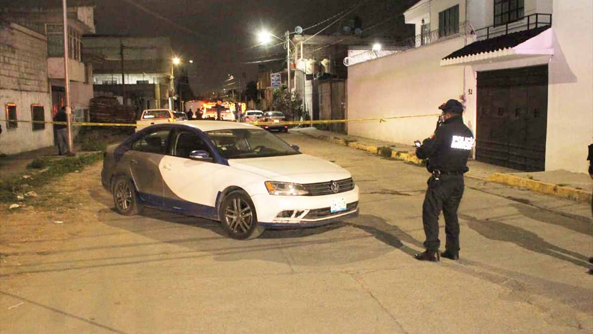 Por: Almanaque Catean inmueble en Xochimehuacan; aseguran documentación relacionada con la toma clandestina y una pipa.