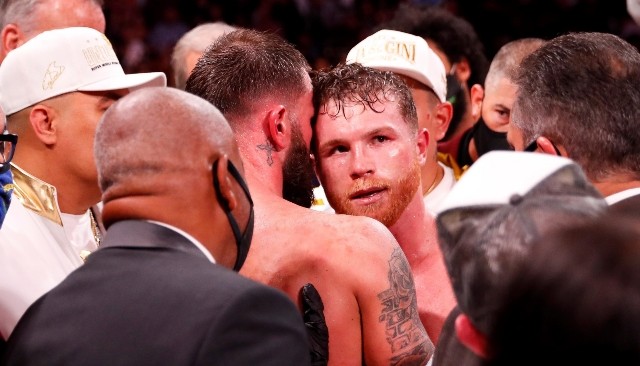 Por: Cortesía Tras derrota Caleb se disculpó por mentarle la madre a 'Canelo' Álvarez
