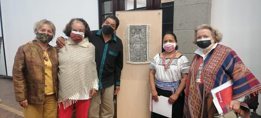 Por: Cortesía Artesana tlaxcalteca gana premio conmemorativo “Bicentenario”