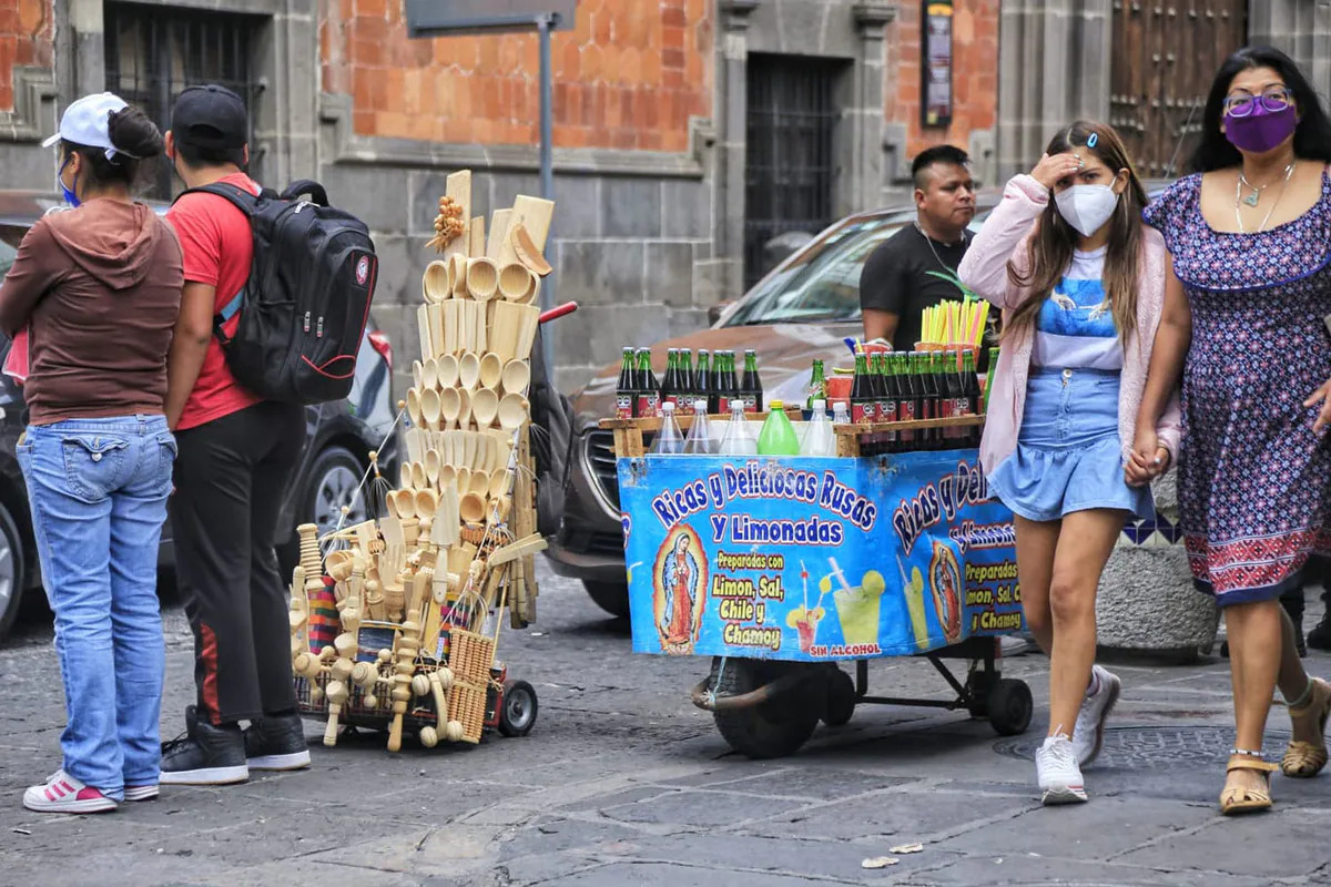 Por: Cortesía Ambulantes se resisten a ser reubicados durante “El Buen Fin”