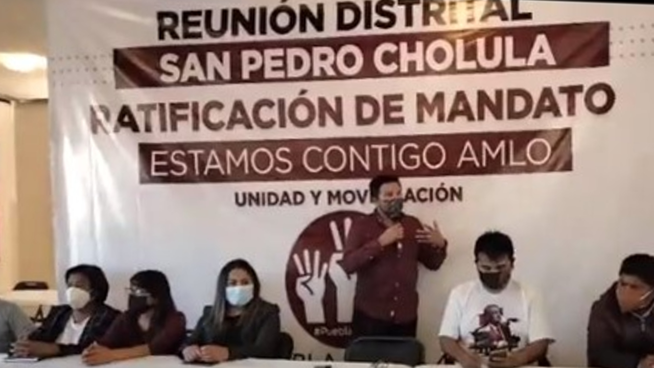 Por: Cortesía En San Pedro Cholula militantes de Morena buscan promover la Consulta para la Revocación de Mandato