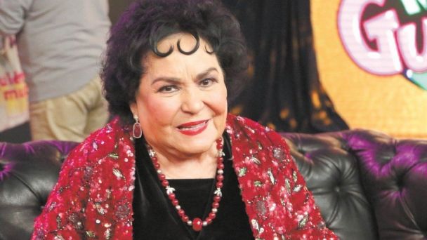 Por: Cortesía Carmen Salinas es hospitalizada de emergencia