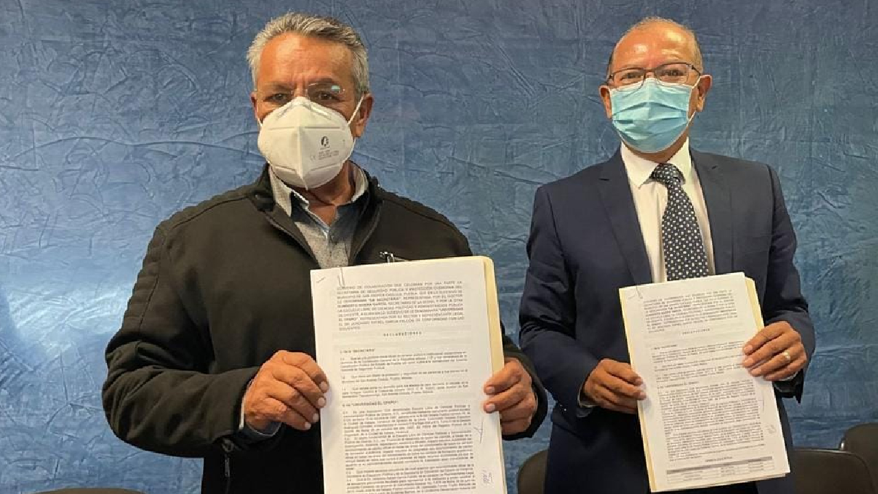 Por: Cortesía El Ayuntamiento de San Andrés Cholula firmó un convenio con la Escuela Libre de Ciencias Políticas y Administración Pública de Oriente