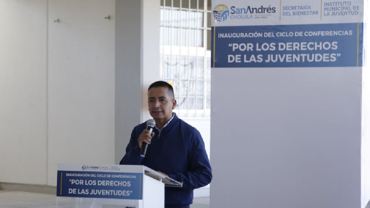 Por: Cortesía Para Edmundo Tlatehui la educación es el medio más poderoso para combatir la ignorancia y pobreza