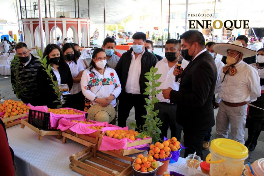 Por: Cortesía Con 40 productores locales, se pudo disfrutar de la gran variedad de presentaciones del tejocote en la Feria 2021 de Calpan