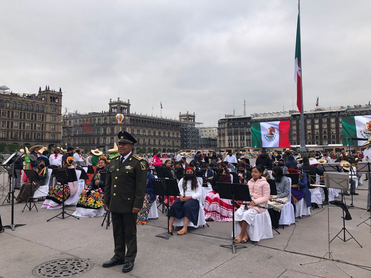 Por: Cortesía Comenzó desfile de la Revolución Mexicana con motivo del 111 aniversario encabezado por AMLO