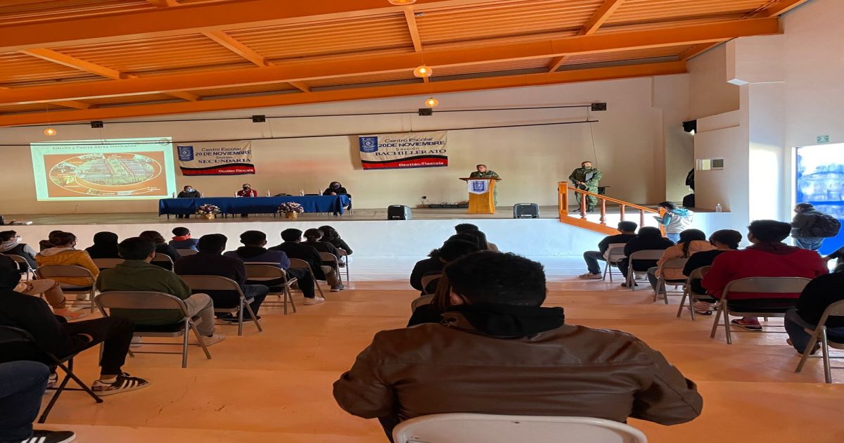 Por: Cortesía Centro escolar 20 de noviembre recibe a comandante militar para dar conferencia