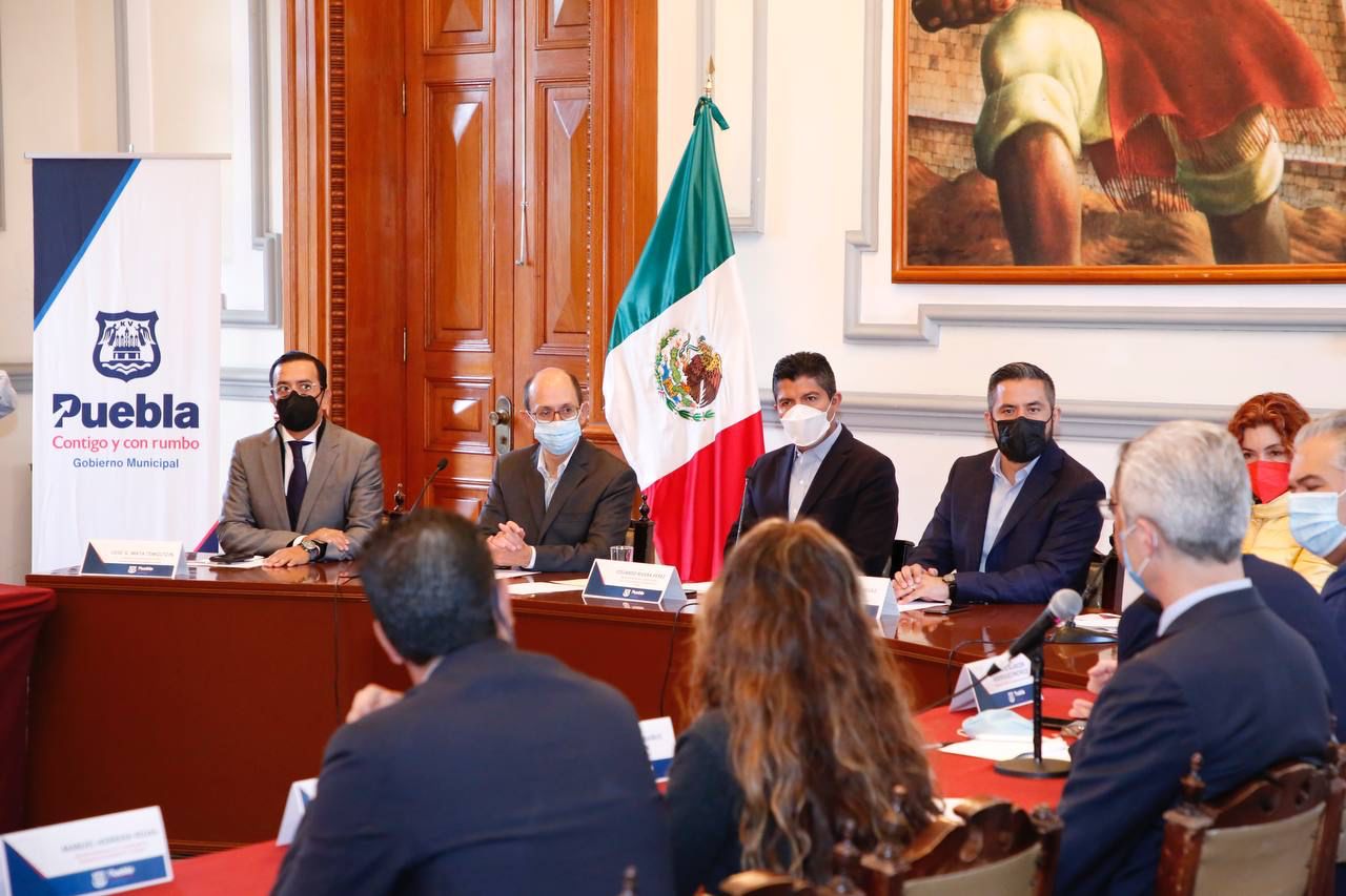 Por: Cortesía Ofrecen 500 becas para hijos de policías y beneficios para personal de limpia