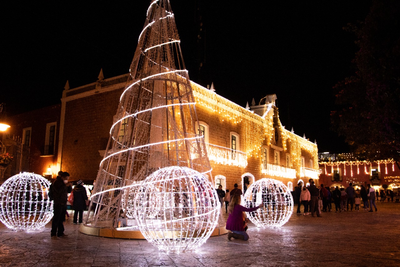 Por: Cortesía ¡Un Éxito!, en su primer fin de semana de la Villa Iluminada, Atlixco recibió alta afluencia de visitantes