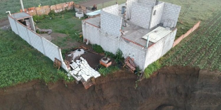 Gobierno estatal gastó 182 mil pesos para reponer vivienda que se perdió por socavón