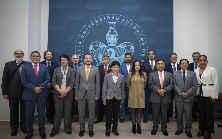 Por: Cortesía Presenta Lilia Cedillo a equipo que integrará la administración central de la BUAP