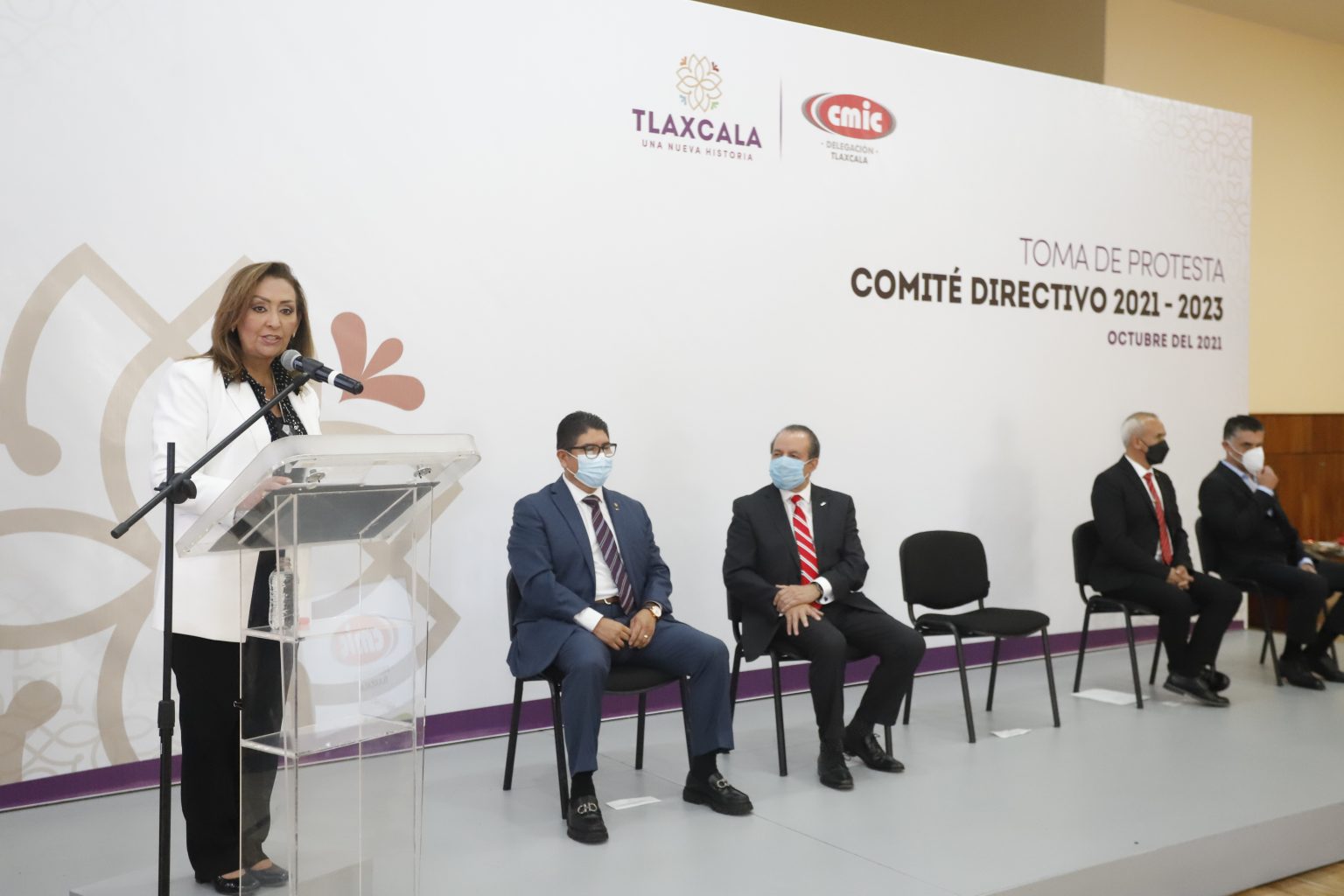 Por: Cortesía Lorena Cuéllar Cisneros tomó protesta al comité directivo de la CMIC Tlaxcala 2021-2023
